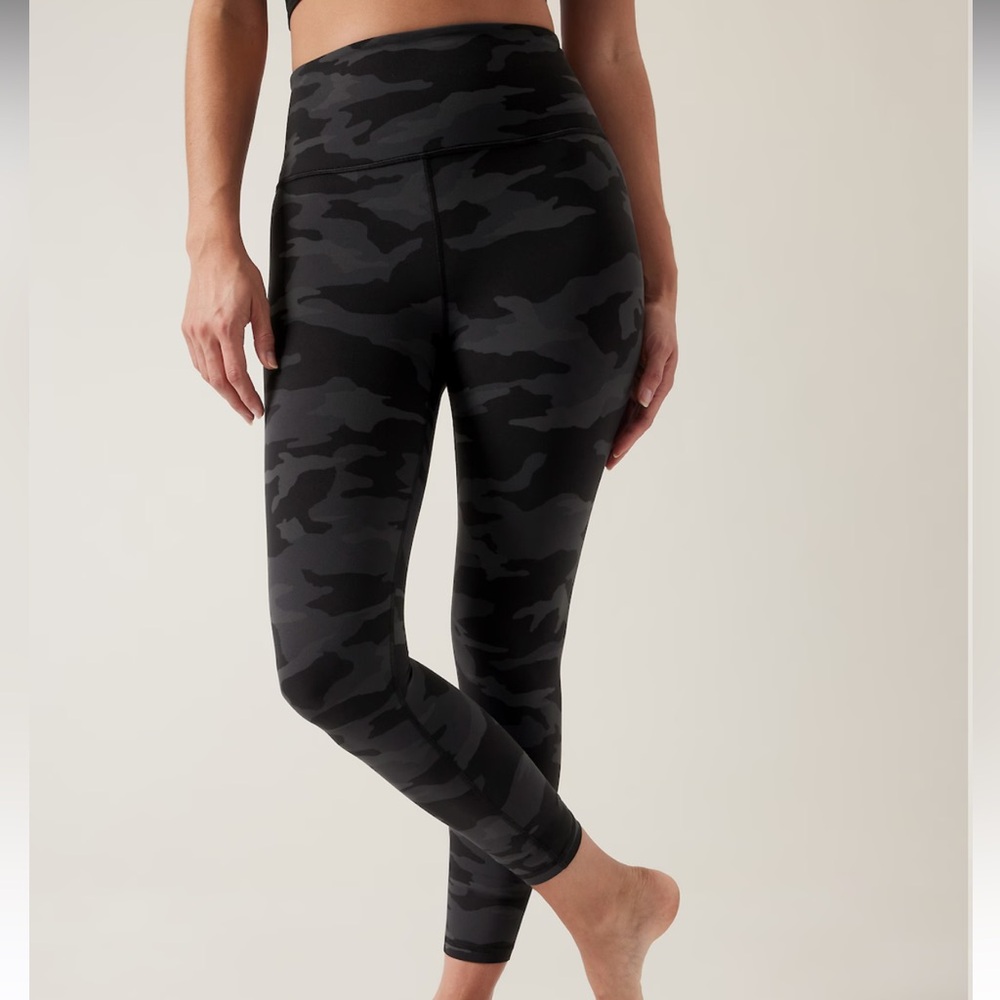 Athleta ELATION ULTRA HIGH RISE 7/8 TIGHT Camo Legging